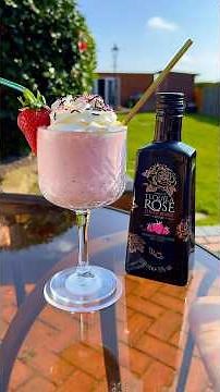 Tequila Rose Milkshake 🍓 #milkshake #tequilarose #recipes