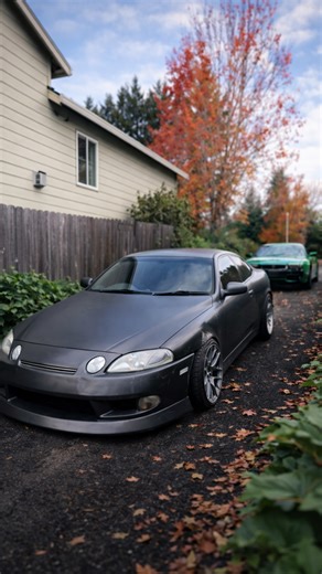 What determines whether a front fender is repairable