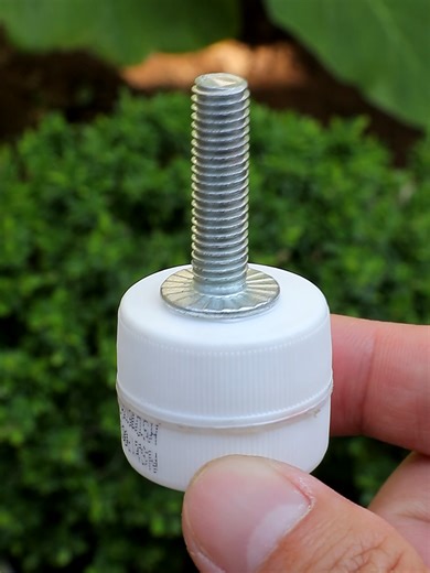 DIY Screwdriver Tool from a Plastic Bottle Cap