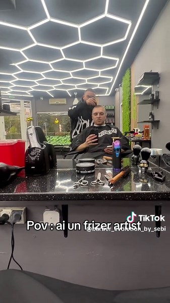 @Alex #brasov🇷🇴 #hairstyle #fyp #romania TikTok