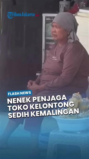 Pencurian barang berharga terjadi di sebuah toko kelontong di Jalan Krematorium, Cilincing, Jakarta Utara, Minggu (28/12/2025). Dua pelaku terekam CCTV masuk ke dalam toko itu dan merampas uang tunai serta handphone milik korban, seorang wanita lanjut usia bernama Jumriah (65). Sumber: TribunJakarta.com Reporter: Gerald Leonardo Agustino Videografer: Gerald Leonardo Agustino Editor: Gerald Leonardo Agustino Uploader: Pebby Jangan lupa follow akun-akun sosial media TribunJakarta.com untuk mendapa