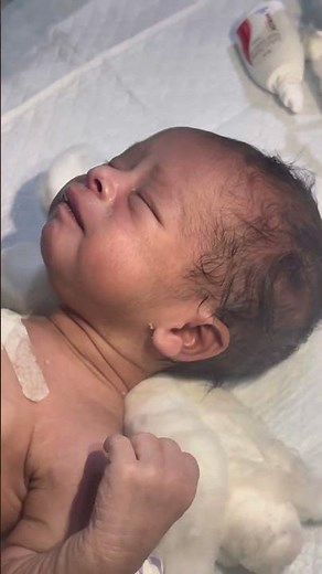 Newborn baby being Mucas😌👍 #youtubeshorts #nursing #newbornbaby #mucas #sacribe #viralvideo