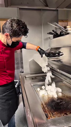 Nettoyage efficace de la plaque de cuisson à la vapeur