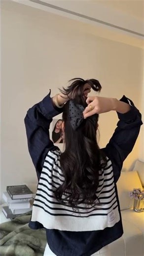The Viral "Feather Waterfall" Half-Up! ✨ Easy Claw Clip Tutorial for Effortless Volume & Chic Vibe!
