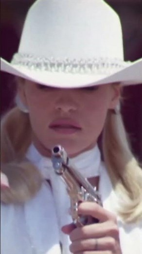 #country and western never looked so good 🤠🔥 #pamelaanderson #tvshow #vip #cowgirl