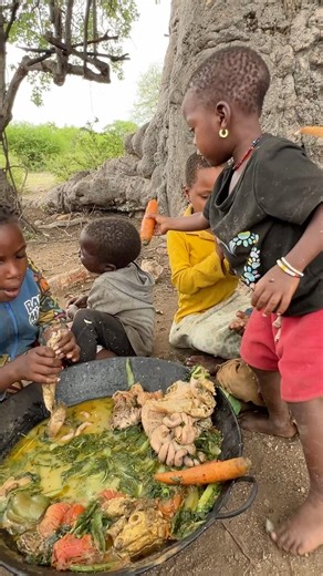 Stop crying while eating #nativestyle #africa #food #foodfacts #facts #comedy