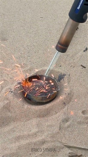 ⛱️Des copeaux magnétiques trouvés sur la plage 👀