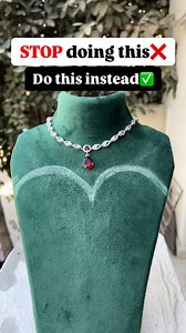 139K views · 395K reactions | Confused about what to wear? Check this Out!✅ Follow us for More Such Tips #chokernecklace #neckline #celebrityjewellery #bollywoodjewellery #trendyjewelry #stylingtips #fashiontips #jewellerystyling | UnfoldSelf | Facebook