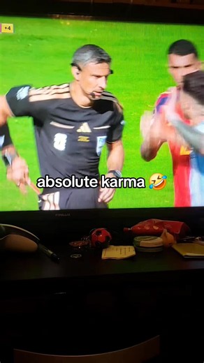 Argentina vs England red card reaction — absolute karma