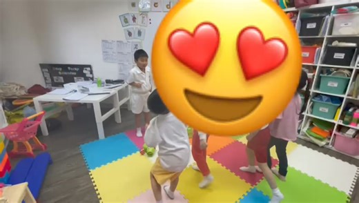 Do you want to join us and PLAY and LEARN together? This is how we learn phonics this week! It's FUN! | Easy Peasy