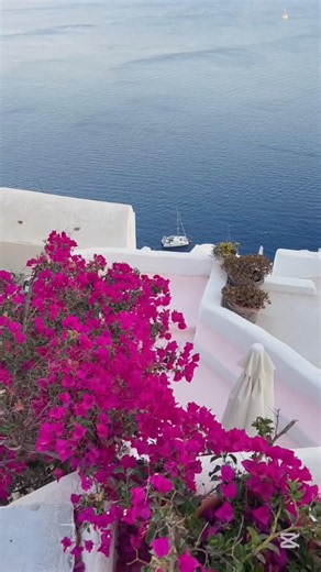 Santorini | Greece’s Iconic Island Paradise