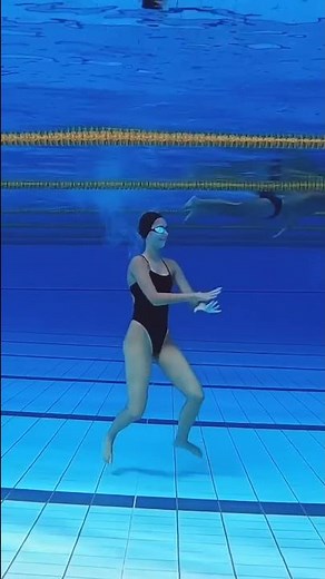 Lizzo - 2 Be Loved (Am I Ready) Underwater Dance #underwater #dance #pool