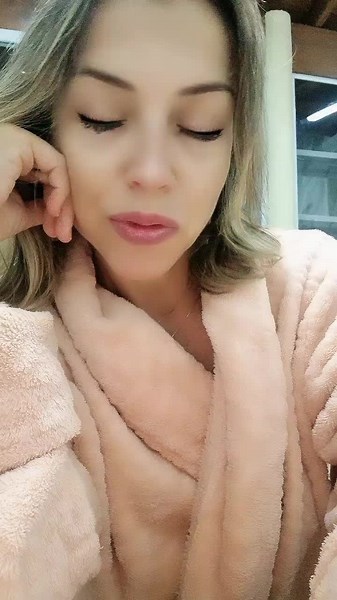 Cozy Comfort: Soft Pink Fluffy Robe Experience