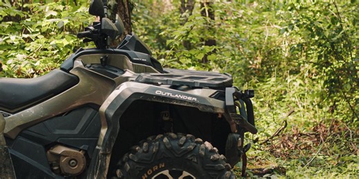 WATCH: Wayne County deputy struck by ATV while transporting prisoner