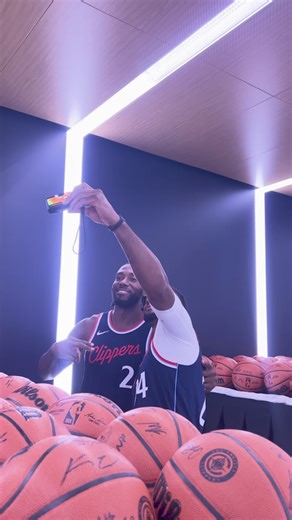 126K views · 3.8K reactions | Behind-the-scenes at Clippers Media Day 盧 | L.A. Clippers | Facebook