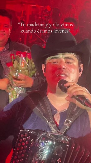 Pinche viejo precioso😍😍😍 #alfredoolivas #sanjuandelrio #concierto #fyp