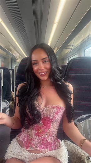 Your Best Friend Is So Hot: Navigating Best Friend Crushes