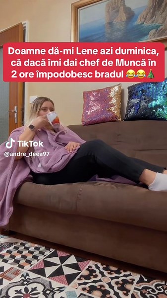 Împodobim bradul cu umor și voie bună