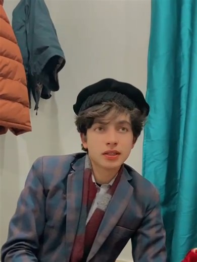 Teleba Wrana: Heartfelt Song Performance