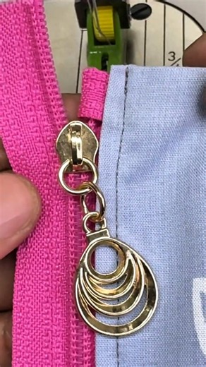 How to Sew a Zipper Perfectly Like a Pro! #sewing #sewinghacks #diy