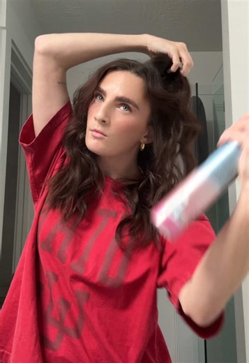 Need a hair volume hack? Dry texture spray and back comb just a little in the curl. Works every time #tangleteezer @Tangle Teezer