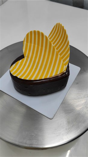 wow amazing mini heart shape chocolate cake design #heartcake #minicake #shorts #ytshorts #viral