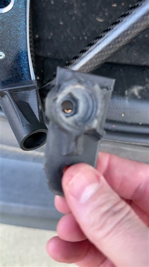 @IrisPPG oops. #paramotor repair. Quick and easy. #percussive #maintenance