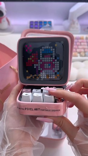 Unboxing loa karaoke màn hình LED Divoom Ditoo-5m  https://s.shpe.vn/P35uigMSctCWT — 퐷푖푣표표푚 - 푆푝푎푟푘 푦표푢푟 퐿푖푓푒 #Divoom #DivoomVietNam #Shopee #Ditoo5M #newproduct #karaoke #LED #microphone #RGB #vintage #decor #90s #uudai #promotion #gift #quatang | Divoom Việt Nam | Facebook