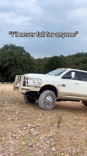 DieselTrucking™️ on Instagram: "It do be like that 🤣 —— Follow us @dieseltrucking for more! 📦 Visit www.dieseltrucking.co to shop @riley_sommerlatte #dieseltrucking"