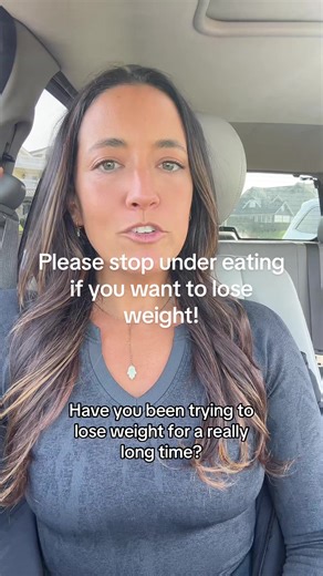 Your body won’t lose weight or build muscle if you are under eating and under nourished. I lost 50lbs after going through a brief refeed period. Get your metabolism online. Get your body functioning properly. Get summer body ready with meeeeeee ✨ #summerbodyloading #weightlossmotivation #refeed #fitgirls #bikinibody