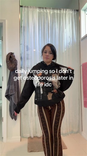 liketori (@likemetoray)’s video of jumping rope girl