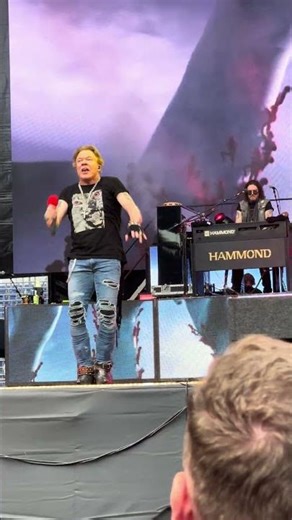 ⚡🎤 Guns N’ Roses Axl Rose time cut lines power cut deeper #gunsnroses