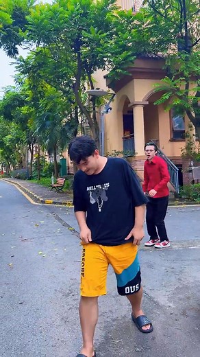 184K views · 2.6K reactions | The white angel was kidnapped #funny #clown #SecondDimension #2D | Superman Can not Fly | Facebook