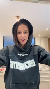 Egg white “pancakes” are having their moment on the internet, and I get why. 💯 They come out so airy and fluffy they’re basically little breakfast soufflés. Simple ingredients, super high in protein, and the perfect start to the day. 🤍🥞 Make it 😋 What you’ll need: 👩🏻‍🍳 1 cup of egg whites 1 tbsp butter Toppings shredded cheese Chili crisp Cinnamon Berry compote Make it: Whip egg whites in a bowl until they’re fluffy, and soft peaks start to form. Add butter to a medium to large-sized pan.