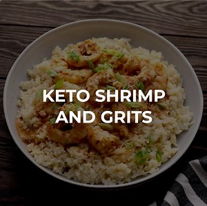 This cheesy Keto Shrimp and "Grits" recipe is the ultimate low-carb comfort food! At under 5 net carbs per serving this will be a new favorite! https://www.maebells.com/keto-shrimp-and-grits-under-5-net-carbs/ | The Best Keto and Low Carb Recipes