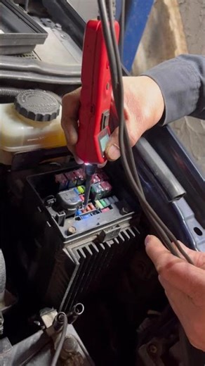 Fuse check test using multimeter