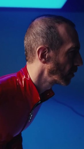 22K views · 110 reactions | Calogero a sorti le clip du titre « Juste une chanson » ❤️‍ Vous aimez les amis ? ☺️ | Europe 2 | Facebook