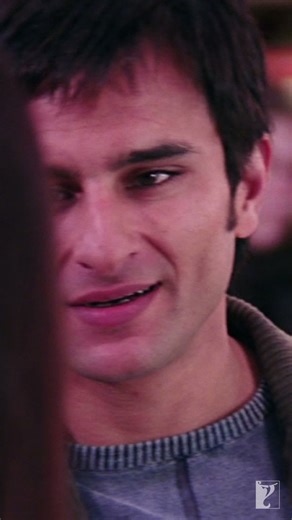 Hum hain raahi pyaar ke phir milenge chalte chalte 🥰 #HumTum | YRF - Yash Raj Films