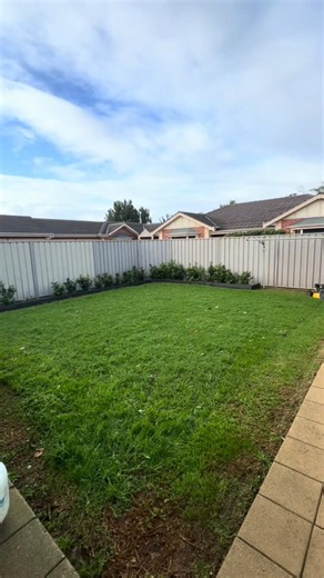 🔥 The DeWalt Petrol 21” Self Propelled mower doing what it does best!