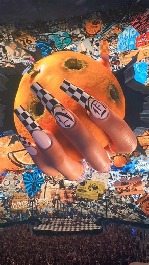 NO DOUBT at THE SPHERE in VEGAS 🍊 #nodoubt #spherelasvegas #lasvegas