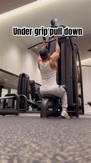 Under grip pull down | switch up your grips when doing pull down exercise. 💪