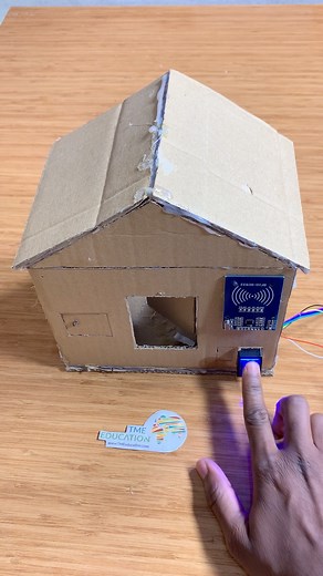 11K views · 25 reactions | Contrôle du verrouillage de porte avec Arduino Uno R4 Minima à l'aide d'un lecteur d'empreintes digitalesTranslate | Méchant Circuit | Facebook