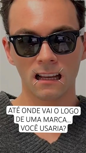 Você usaria? 😳 Maison Margiela leva o conceito de logo para um lugar inesperado.