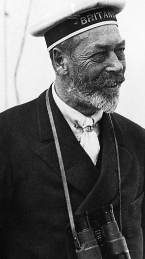 What the heck is a Tussie Mussie? 🧐(HINT: They aren't the only obscure jewelry in this list!) | Gentleman's Gazette