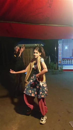 ভাইরাল রিমি ড্যান্সারের চোখ ধাঁধানো নৃত্য