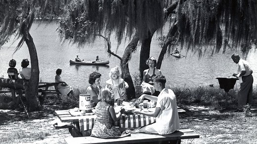 A 7-Step Guide to Planning a Destination Family Reunion