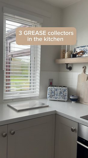 Jill DIY | interiors | home styling | hacks on Instagram: "KITCHEN CLEAN I painted my kitchen ceiling yesterday and whilst that was drying I started to clean. Well once you start in the kitchen it’s never ending and there were plenty more grease collectors in the kitchen like around the clock, pictures frames, cooker hob and shelves. I absolutely love this product @elbowgreaseuk Some people have said to me they don’t like the smell of it but the truth is I don’t notice the smell I’m so used to i