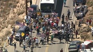 Boiling Point on the Border: Americans Stopping Buses on the US Border Forcing Immigrants to Turn Back