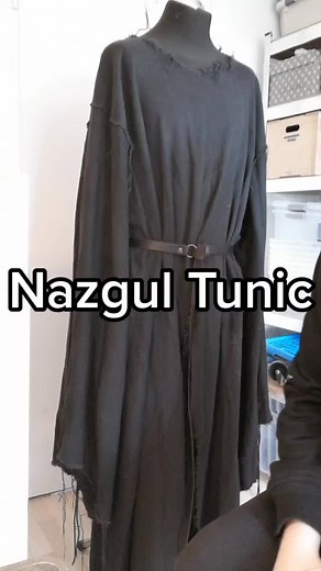 Creating a Detailed Nazgul Tunic for Your Cosplay