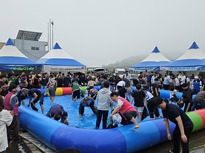 고흥 ‘나로도 청정 수산물축제’ 성료…수국 만개 시기 맞춰 1만여 명 몰려